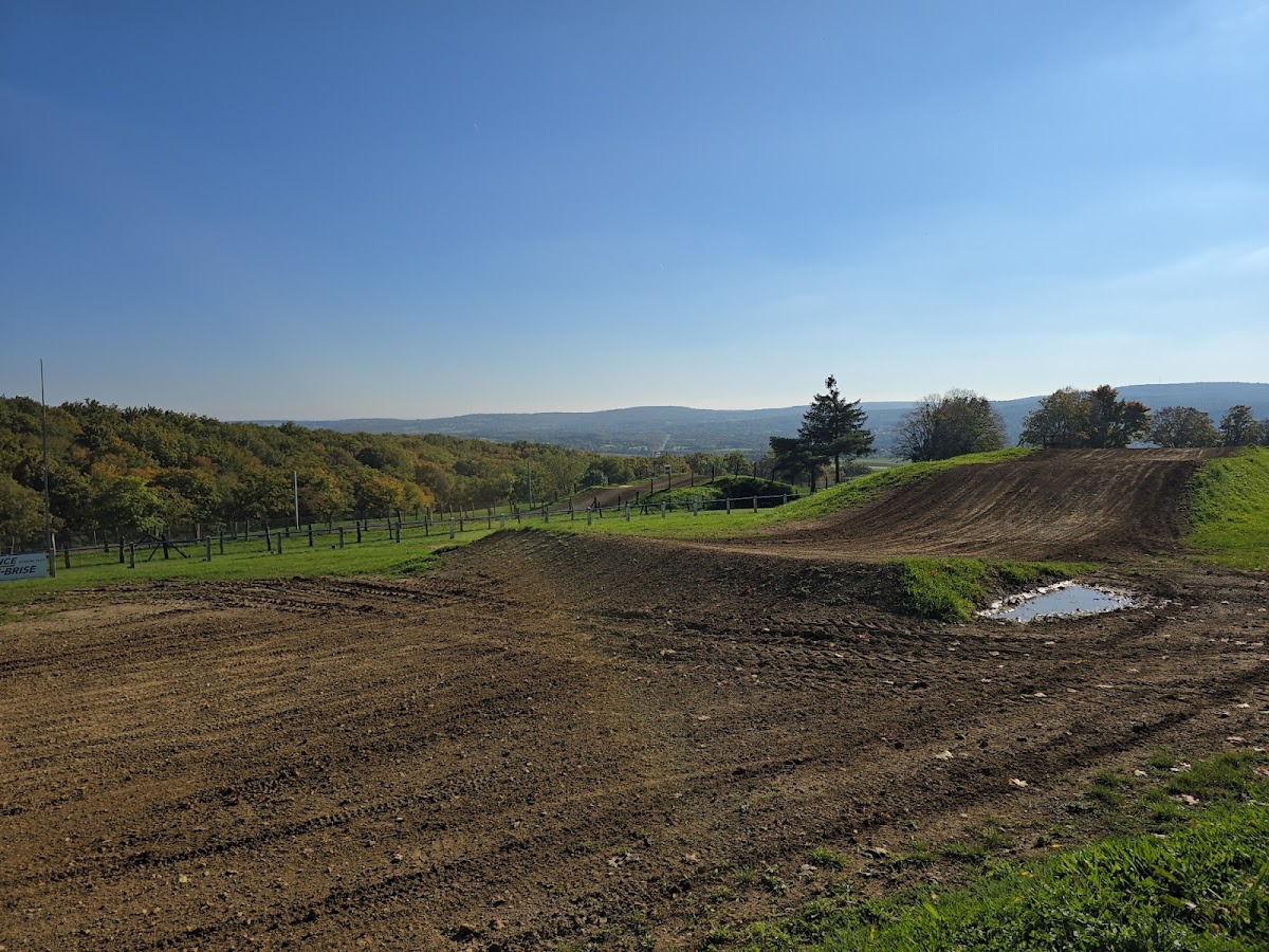 Terrain de motocross à Frotey-Lès-Vesoul — photo 1