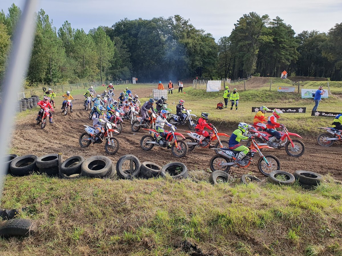Terrain de motocross à Vouneuil-sur-Vienne — photo 3