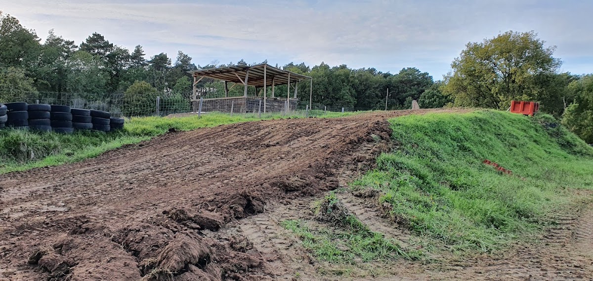Terrain de motocross à Vouneuil-sur-Vienne — photo 4