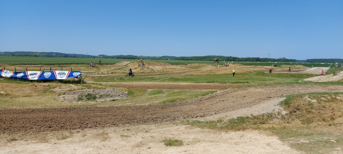 Terrain de motocross à Revigny-Sur-Ornain — photo 3