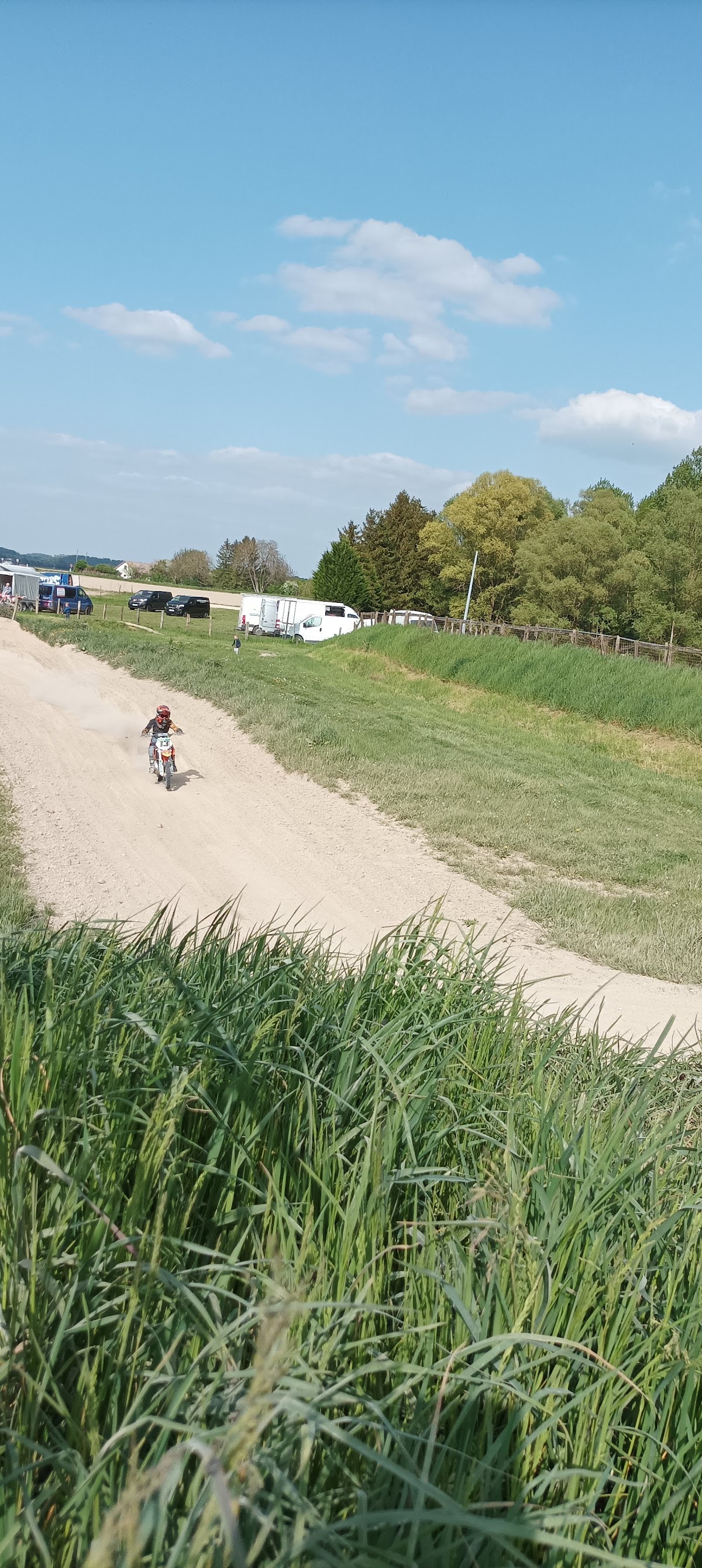 Terrain de motocross à Revigny-Sur-Ornain — photo 4