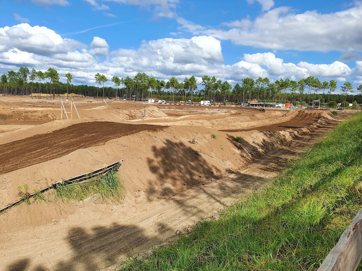 Terrain de motocross à Magescq